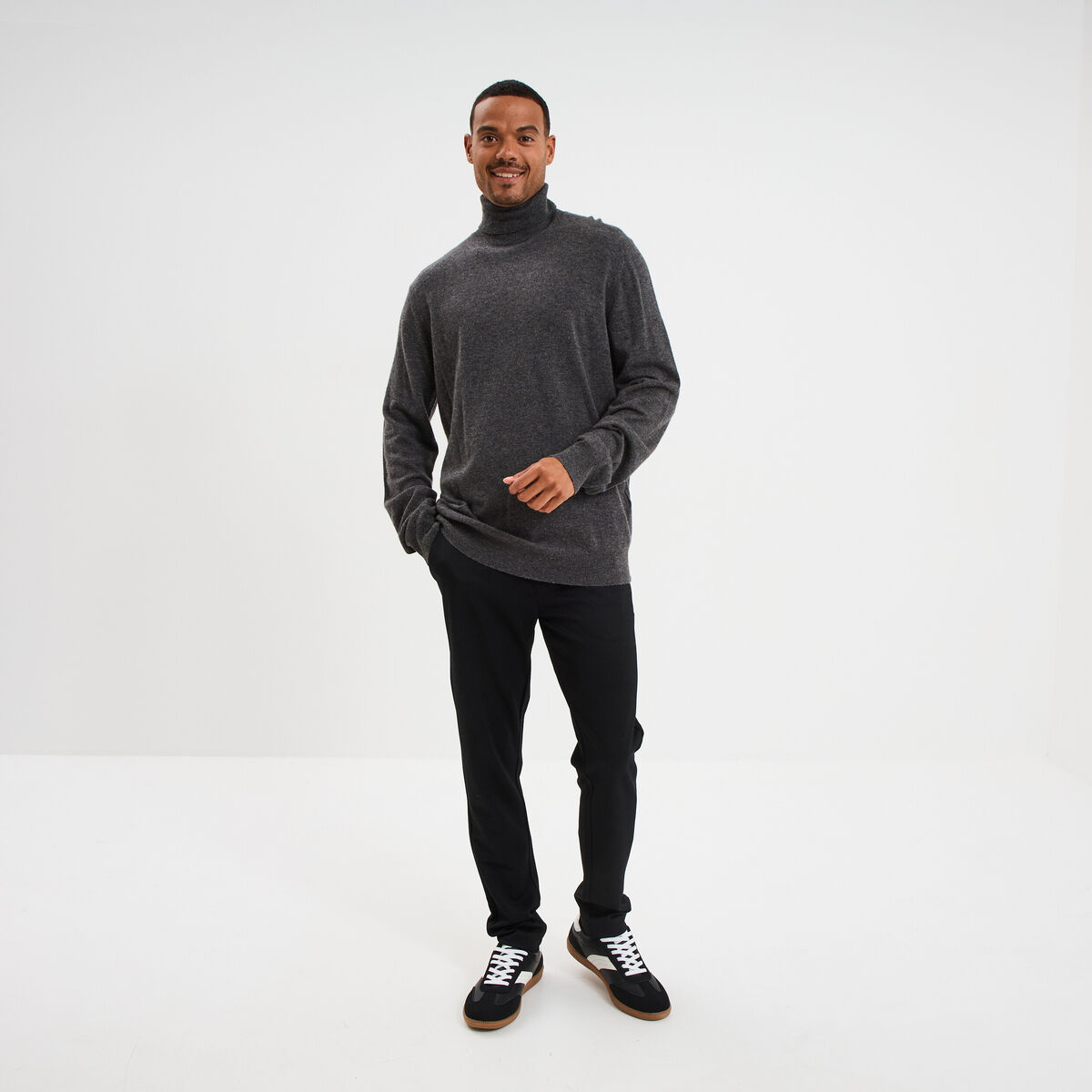 Pull col roul&eacute; manches longues gris fonc&eacute; homme