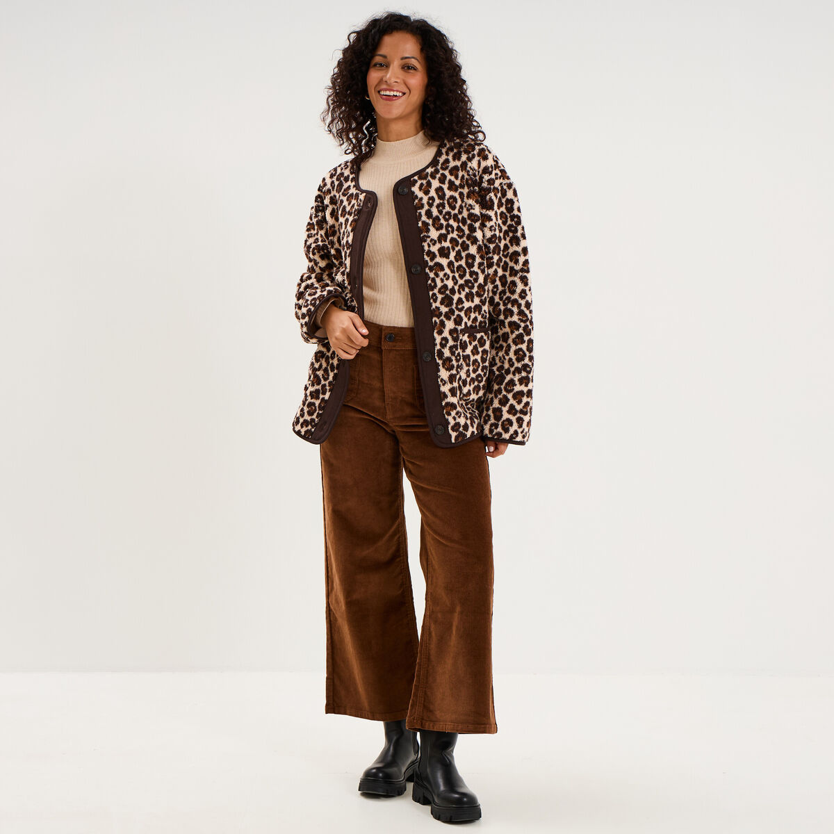 Veste sherpa doubl&eacute;e boutonn&eacute;e beige clair femme