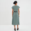 Robe longue évasée plissée et ceinturée vert femme