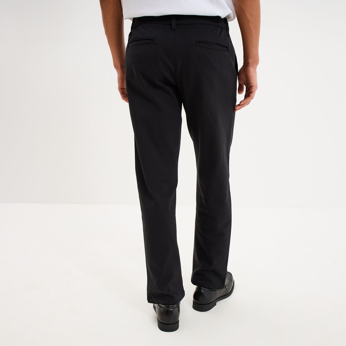 Pantalon chino regular taille &eacute;lastiqu&eacute;e noir homme