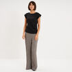 Pantalon large effet gaufr&eacute; marron chocolat femme