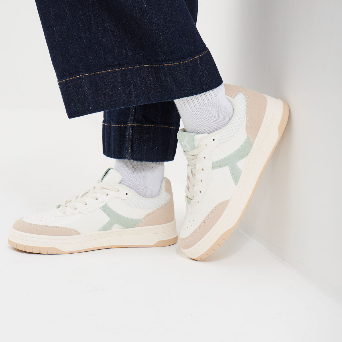 Baskets &agrave; lacets vert femme