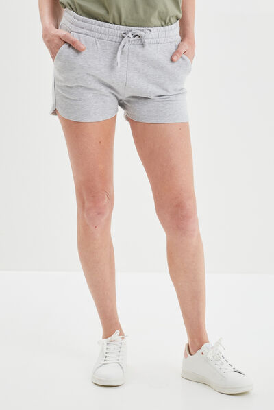 short femme en jean aspect use gris shorts femme