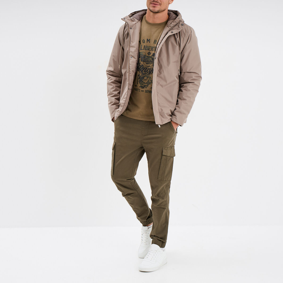 Blouson &agrave; capuche d&eacute;perlant taupe homme