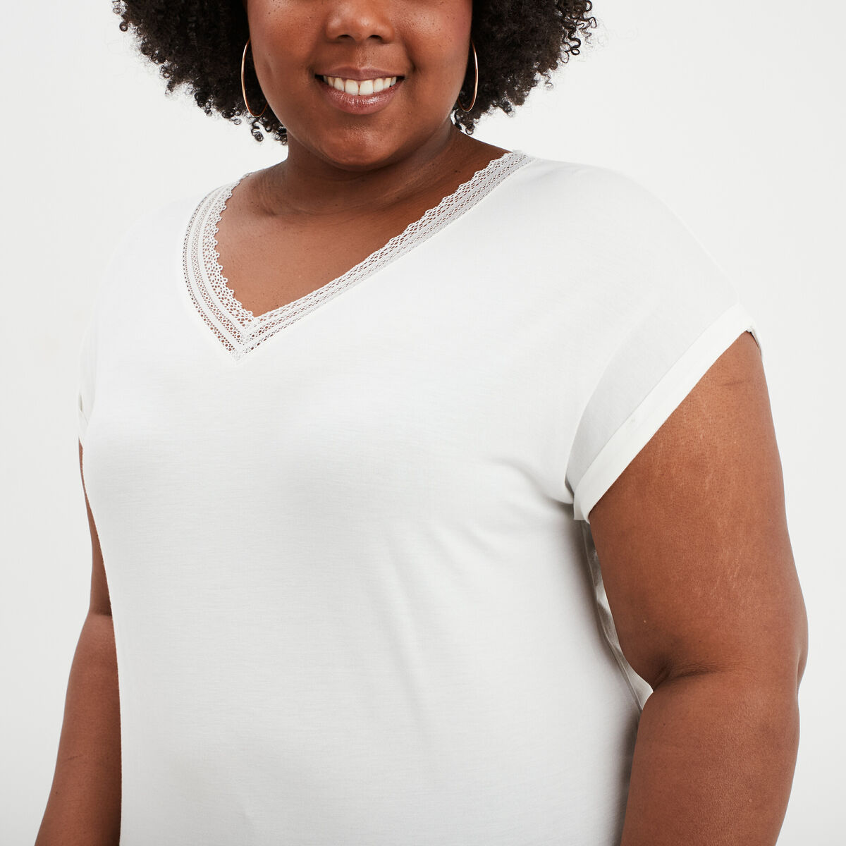 T-shirt col V dentelle blanc femme grande taille