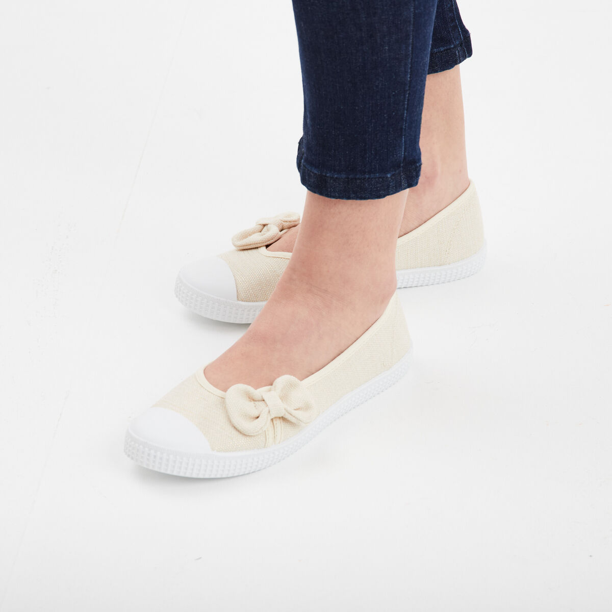 Ballerines en toile avec noeuds sable femme