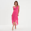 Robe longue asym&eacute;trique avec boucle rose fushia femme