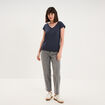 T-shirt col v poche poitrine bleu marine femme