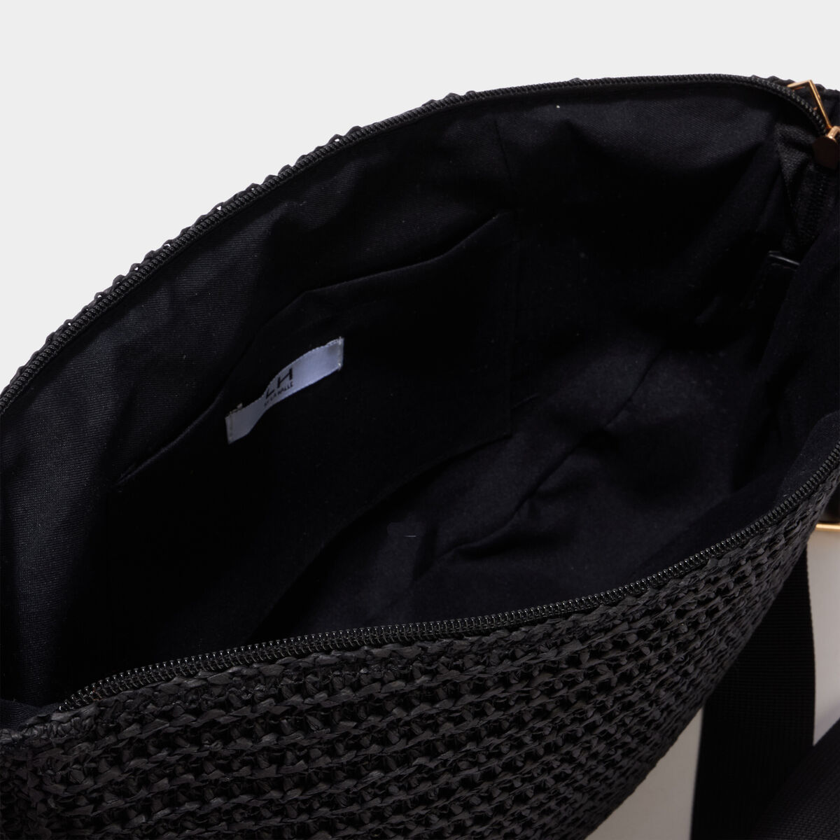 Sac banane XL effet tress&eacute; noir femme