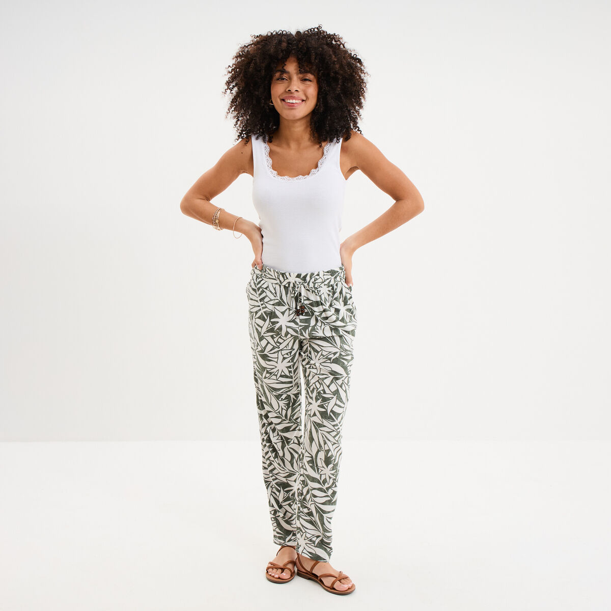 Pantalon cigarette fluide &agrave; ceinture vert kaki femme