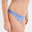 Tanga en dentelle bleu lavande femme
