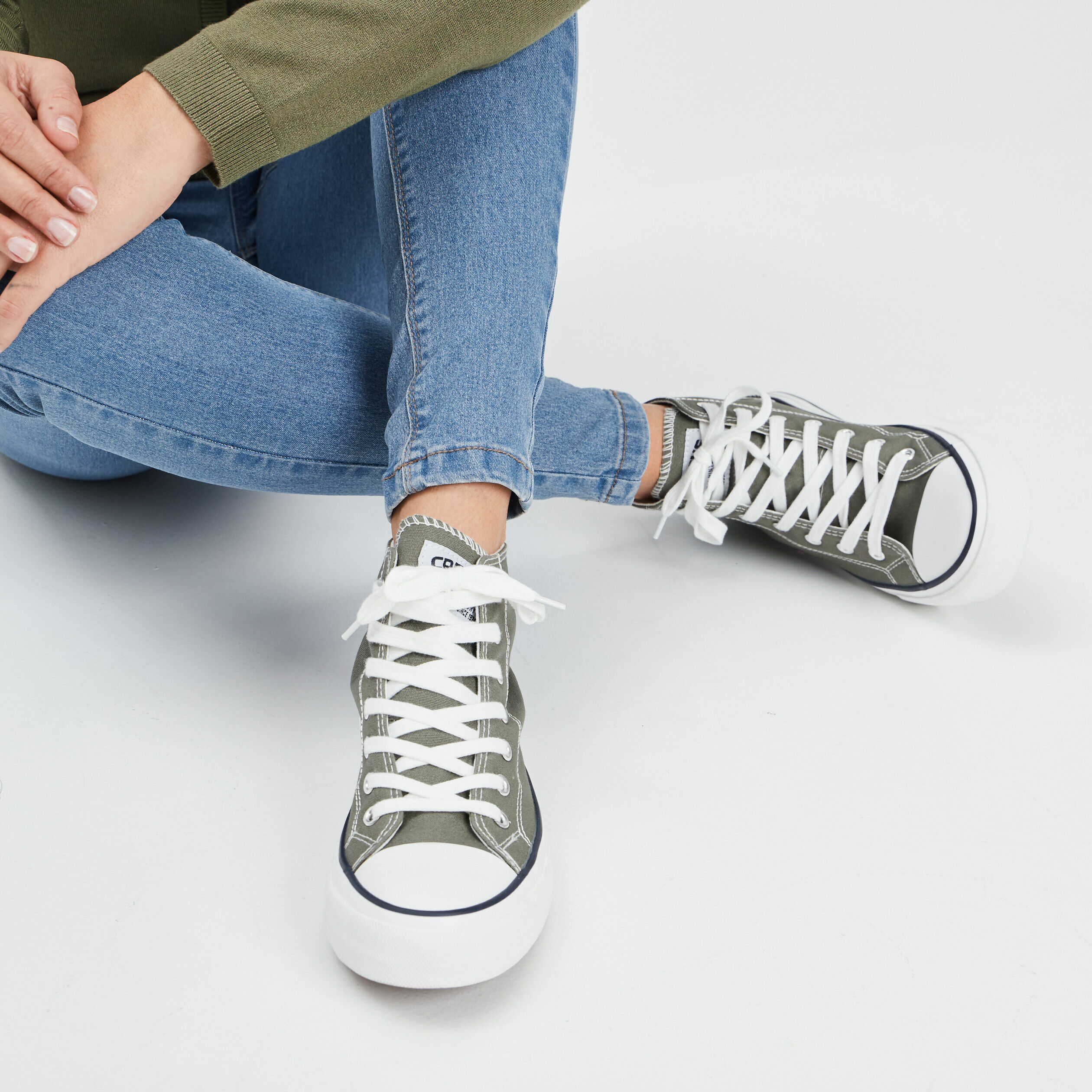 La halle sales aux chaussures converse