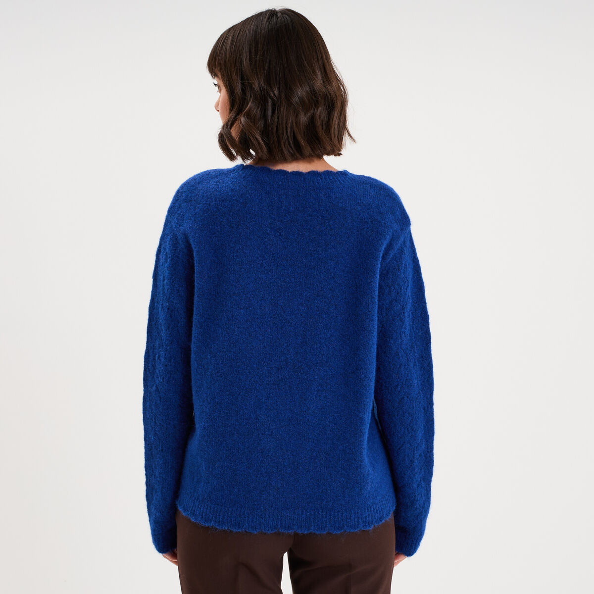 Pull col V ajour&eacute; manches longues bleu roi femme