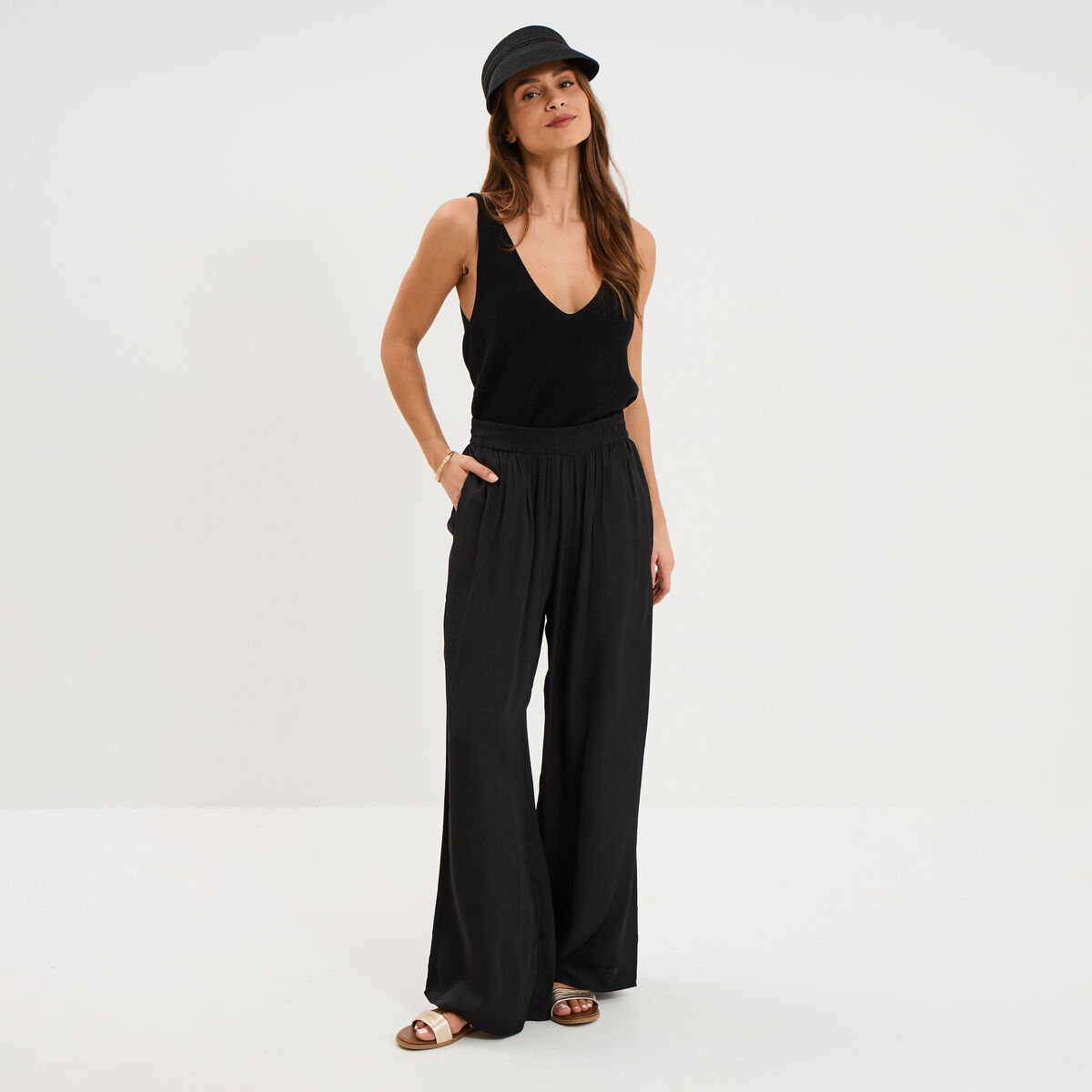 Pantalon large fluide effet satin&eacute; noir femme