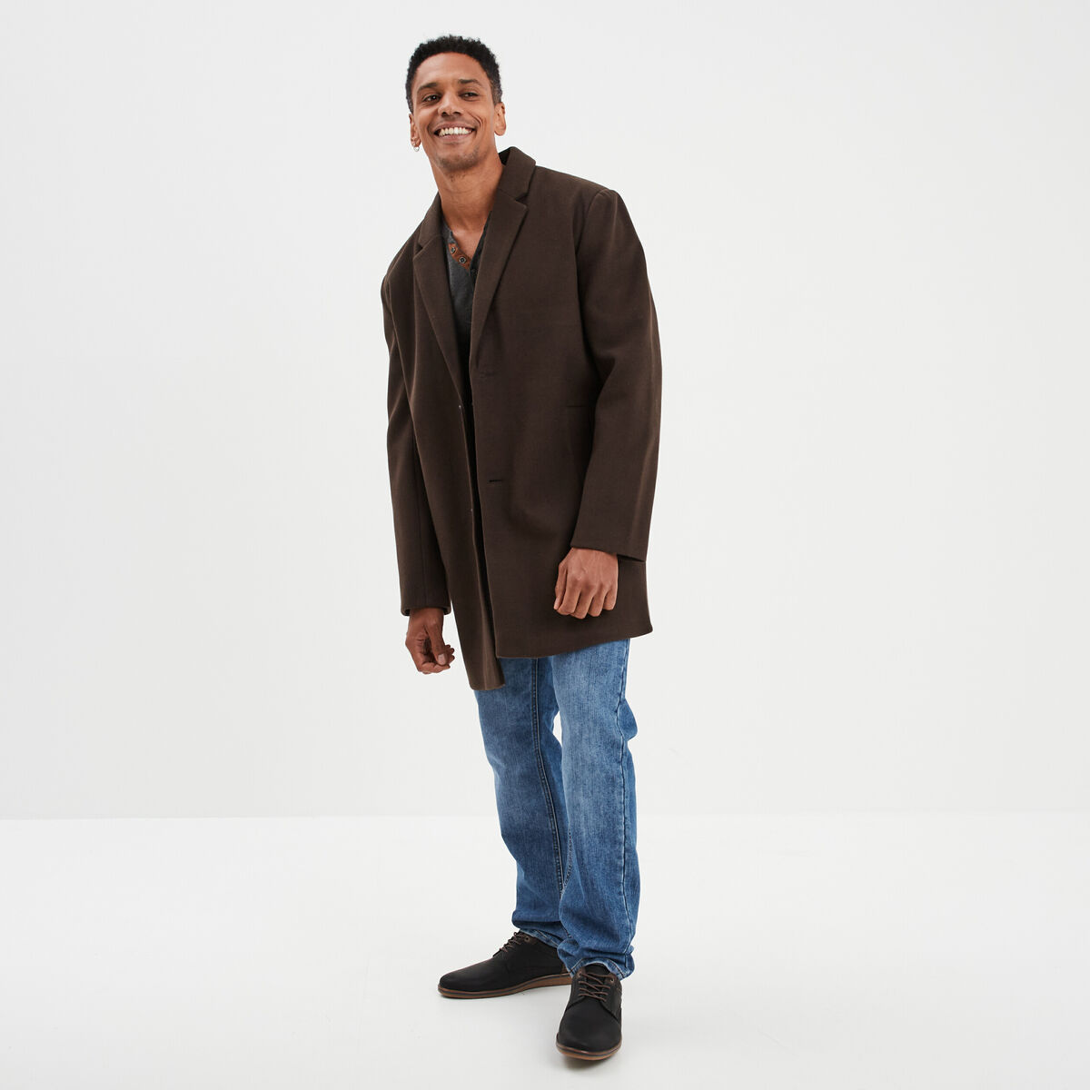 Manteau mi-long boutonn&eacute; et doubl&eacute; marron fonc&eacute; homme