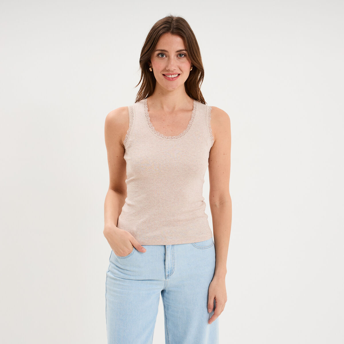 D&eacute;bardeur coton bords dentelle beige femme