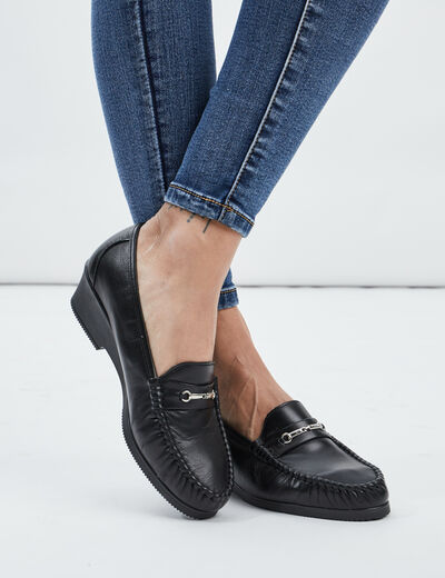 Mocassins en cuir compens&eacute;s pied large noir femme