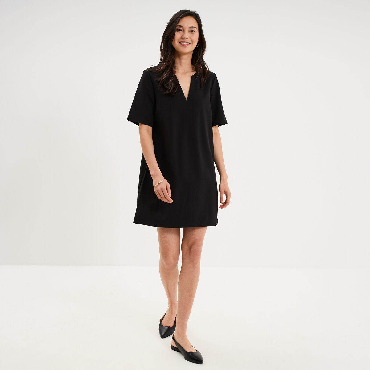 Robe courte col en V manches courtes noir femme
