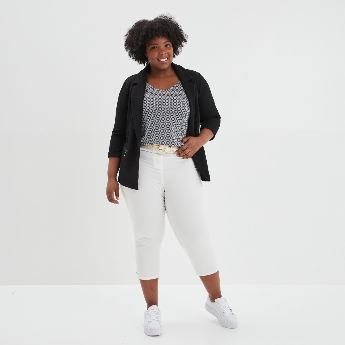 Débardeur ajusté col en V Modavista noir femme grande taille