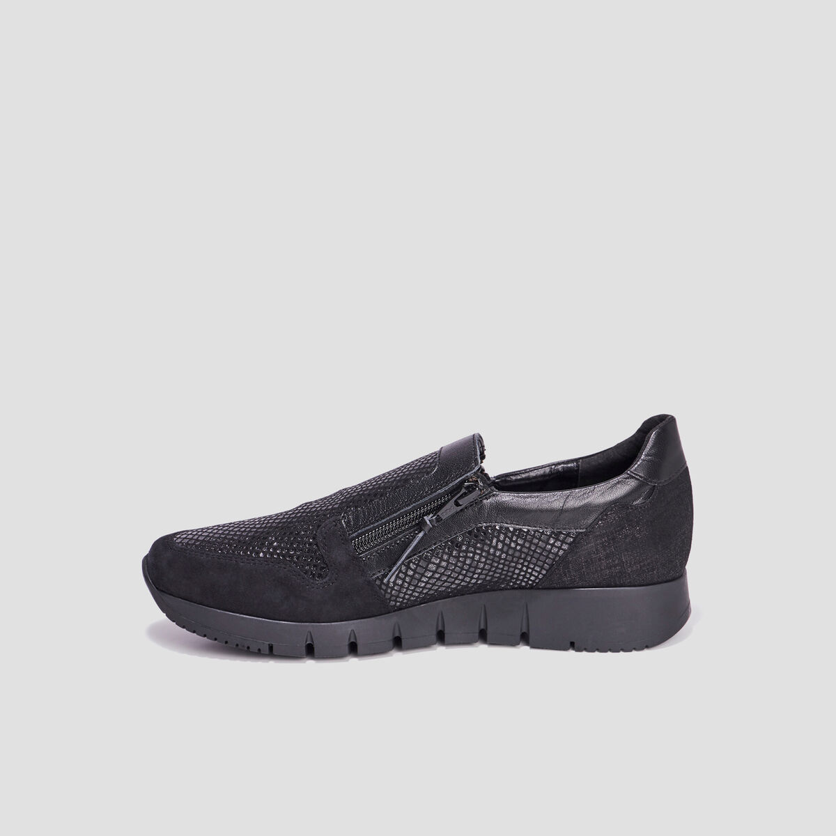 Baskets zippées en cuir pied large noir femme