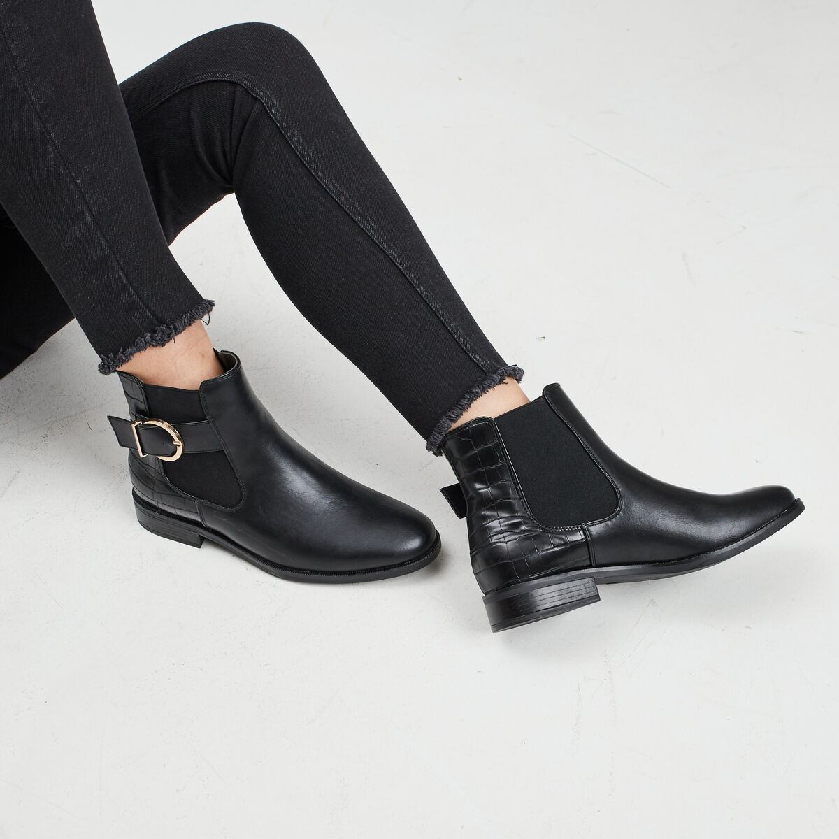 Bottines chelsea plates noir femme