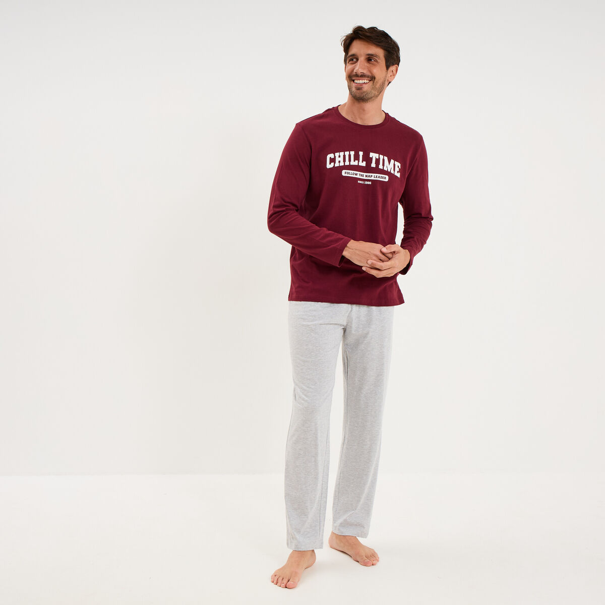 Ensemble pyjama pantalon et t-shirt bordeaux homme