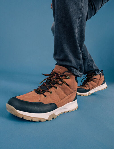 Boots crantées à lacets marron homme