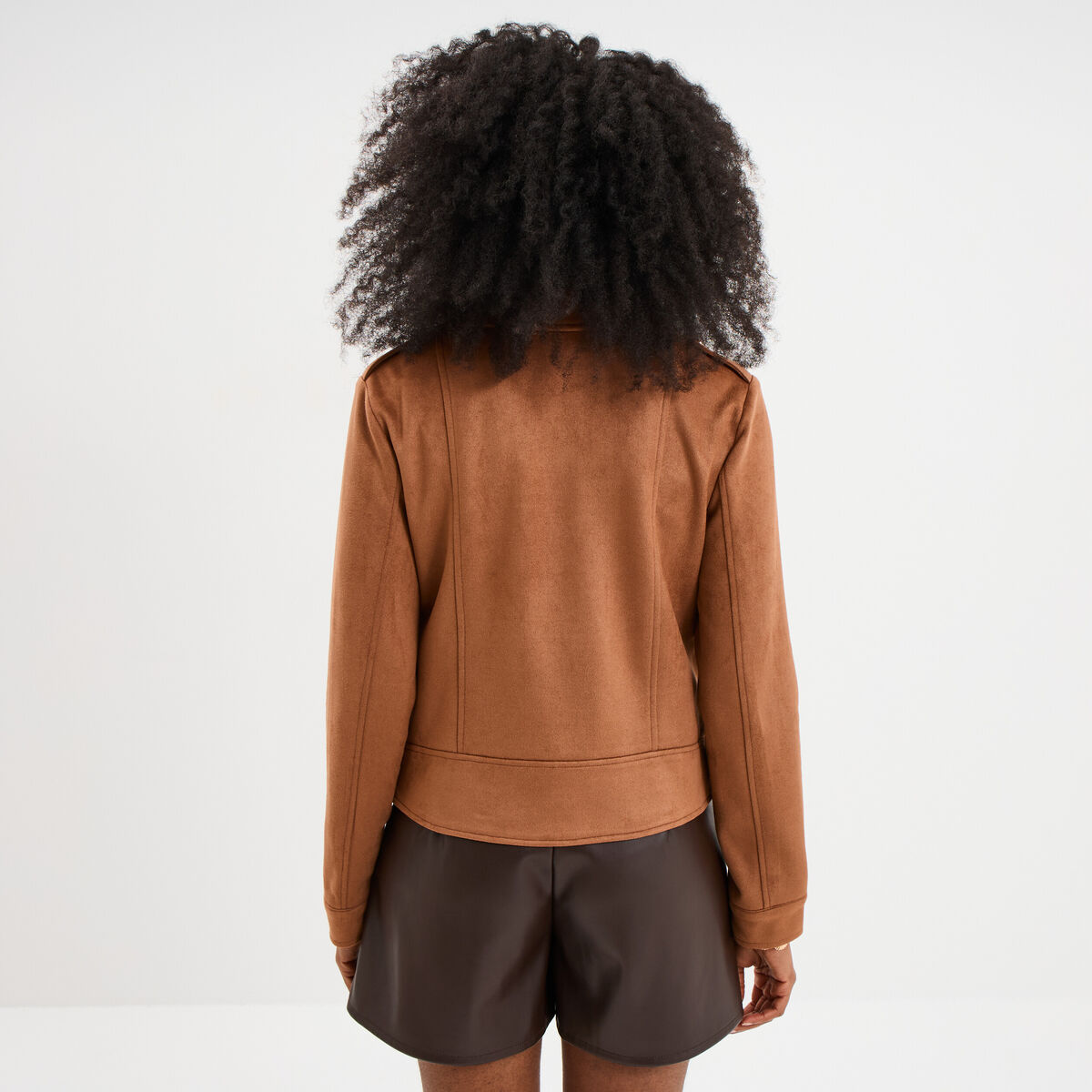 Veste courte esprit biker effet suédine marron clair femme