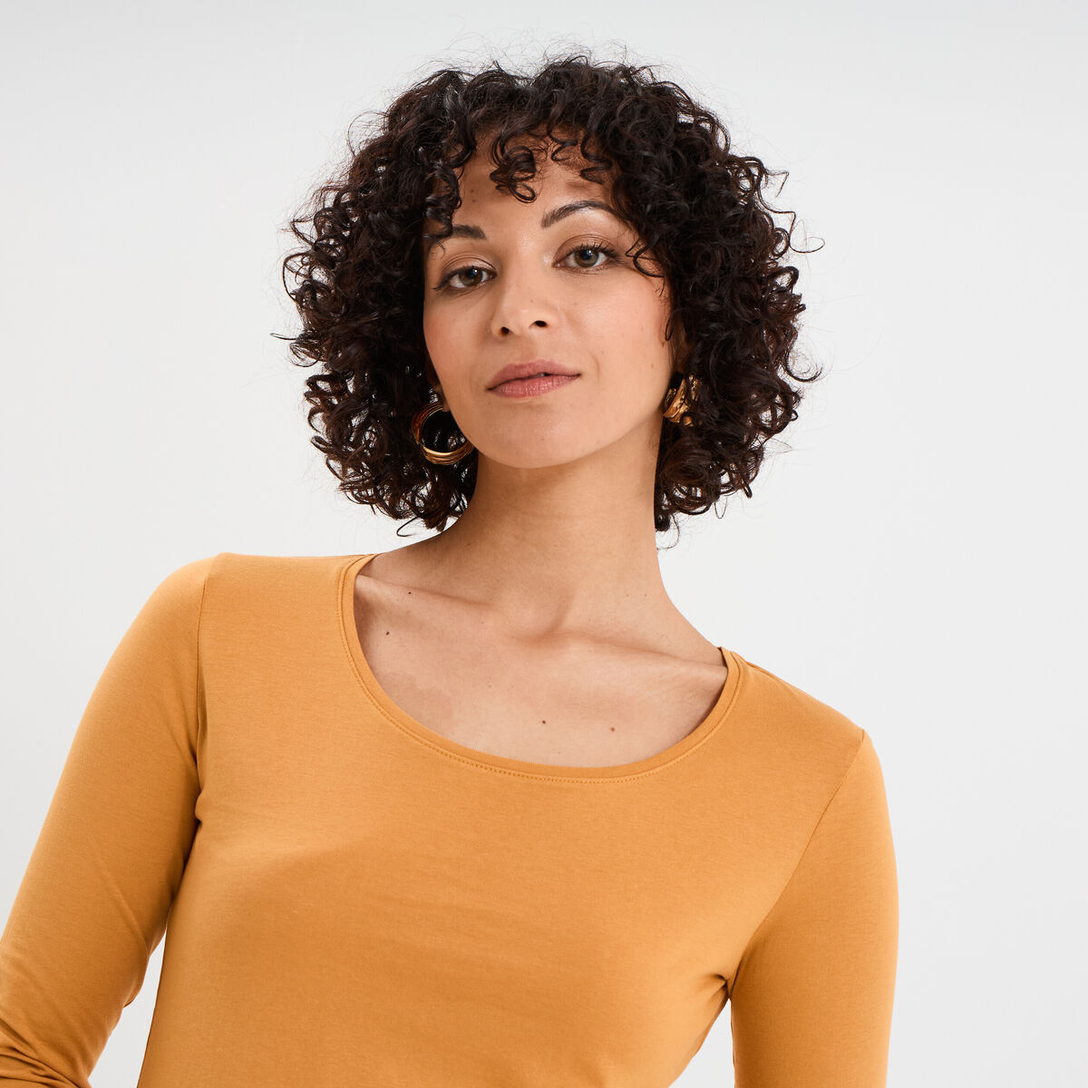 T-shirt coton col rond manches longues jaune moutarde femme