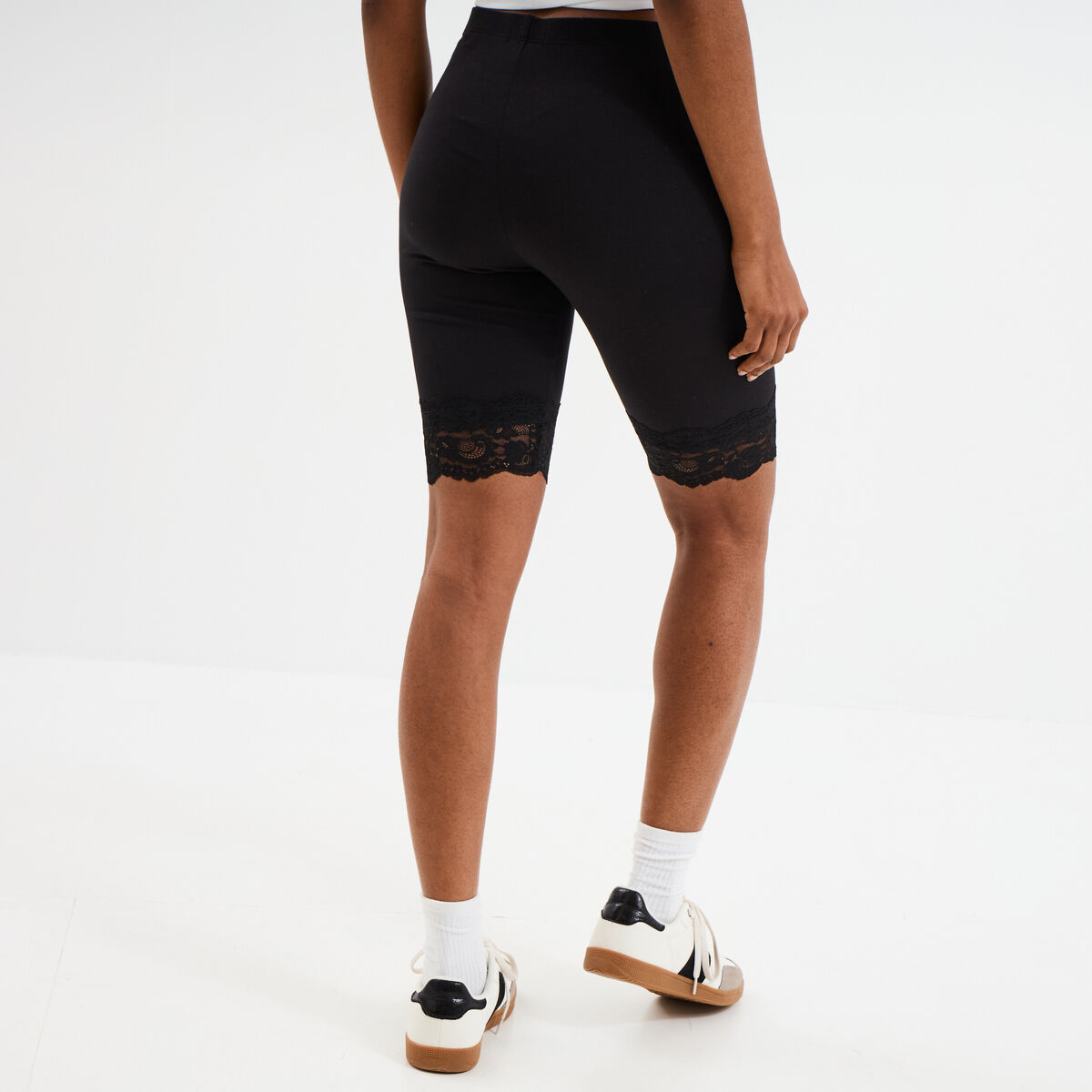 Legging corsaire à dentelle noir femme