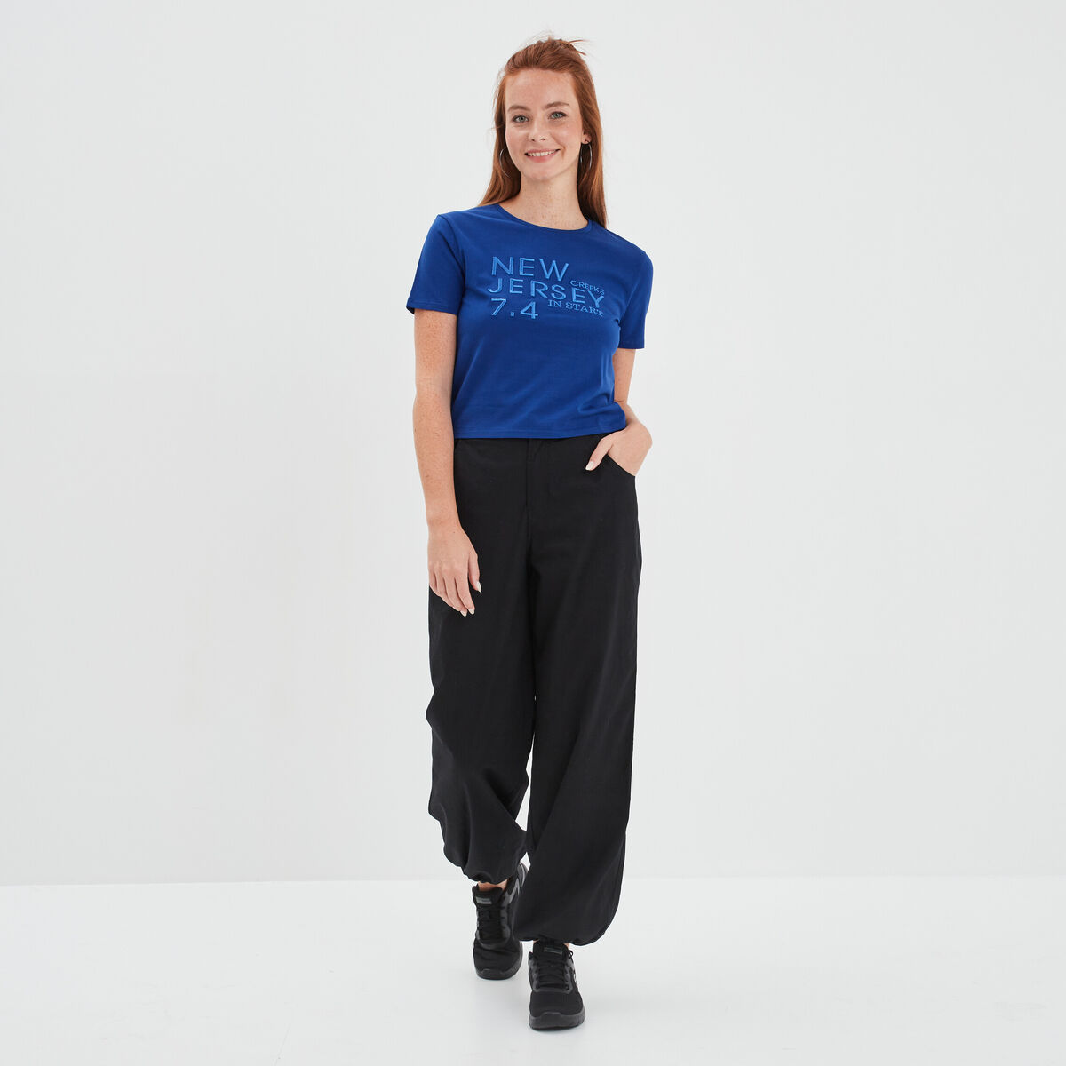 T-shirt cropped ajusté broderie Creeks bleu electrique femme
