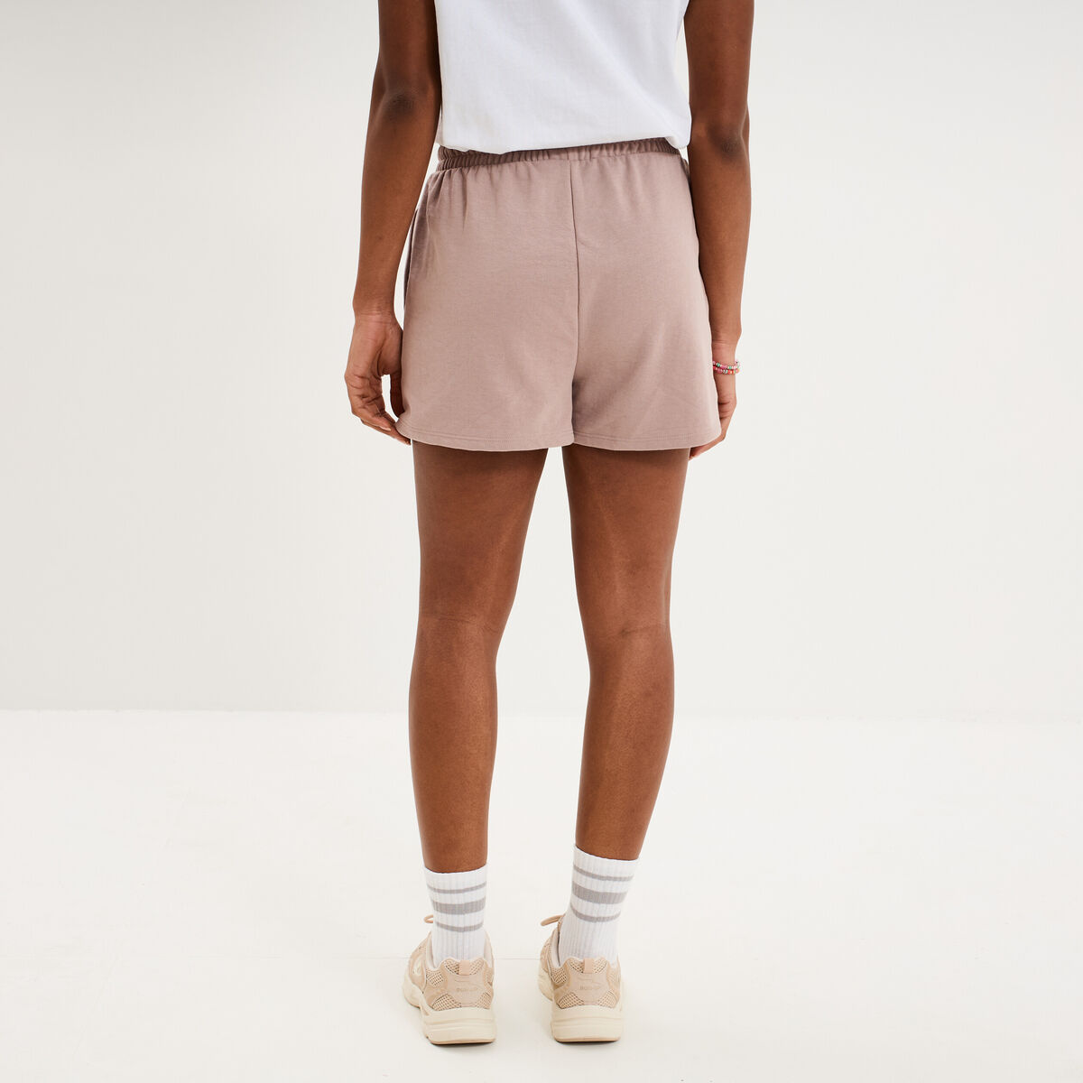 Short de jogging molletonn&eacute; ajust&eacute; marron clair femme