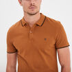 Polo manches courtes bords contrastés marron homme