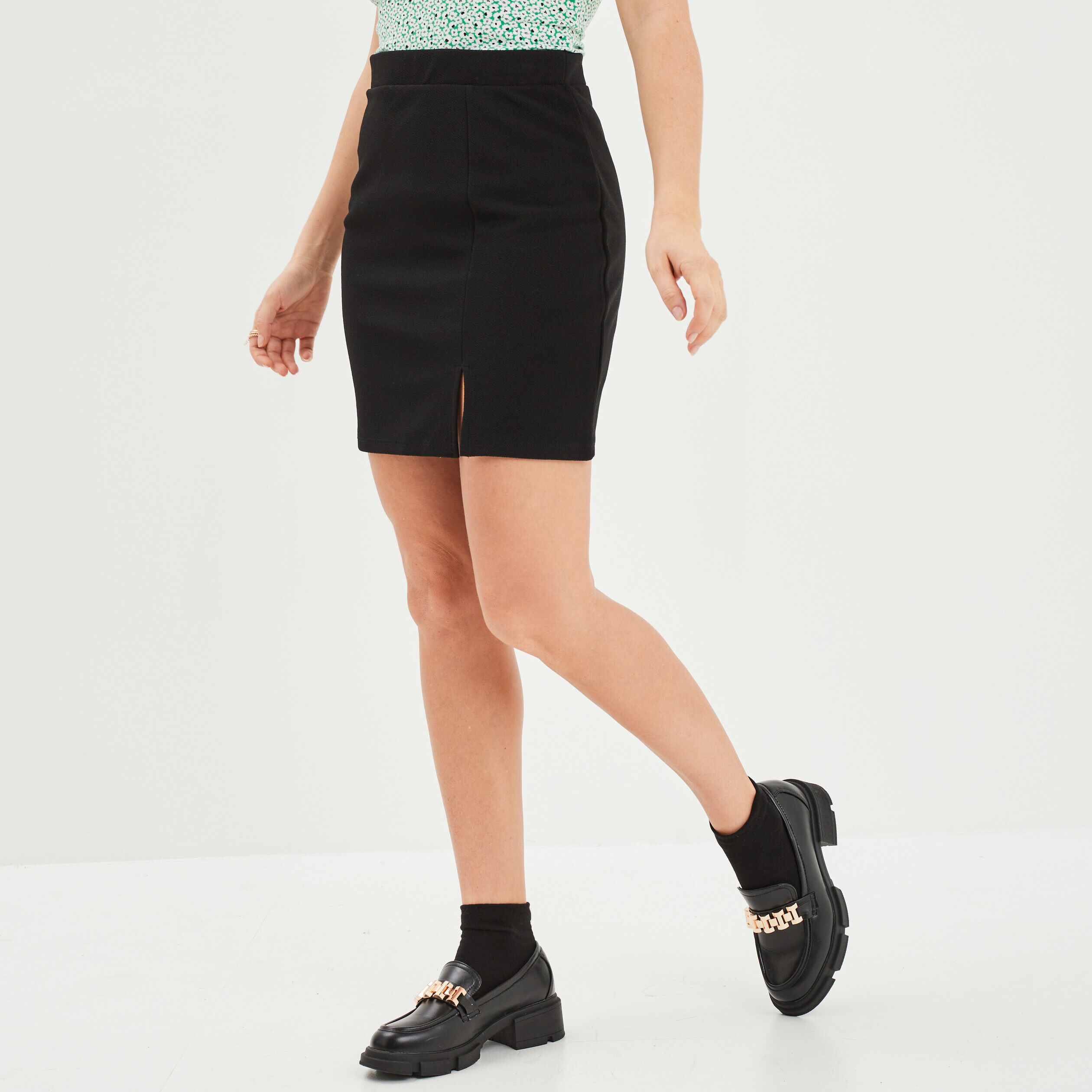 Jupe courte ajustée fendue noir femme LH