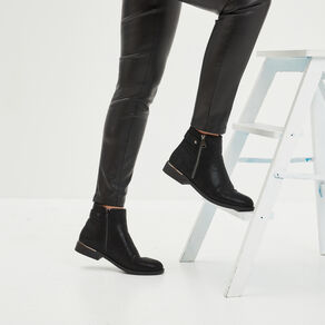 bottines zippees avec perforations noir femme Bottines zippées avec perforations noir femme