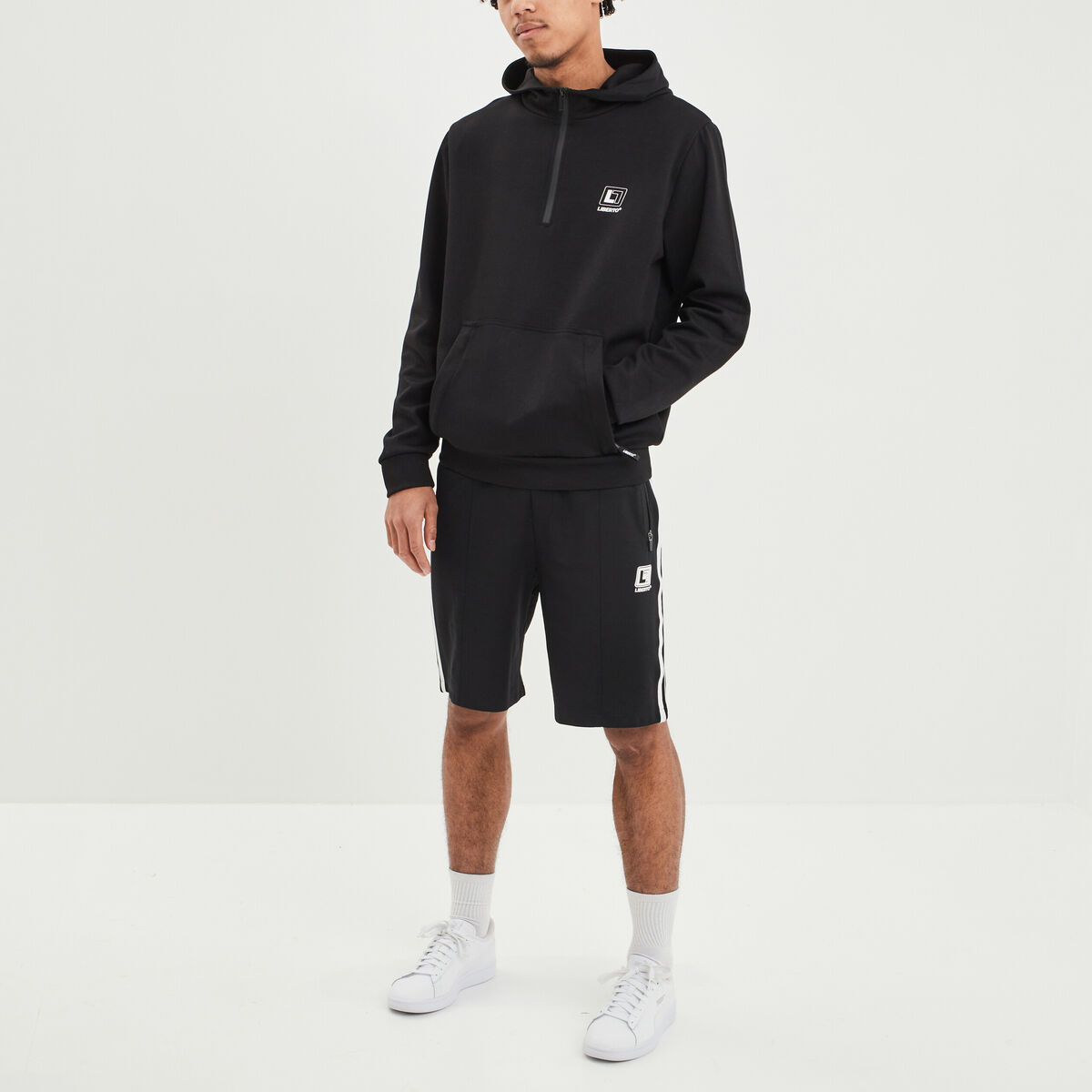 Short jogging droit &eacute;lastiqu&eacute; Liberto noir homme