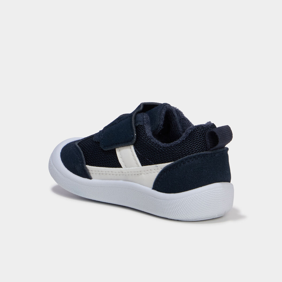 Baskets basses &agrave; semelles souples bleu marine b&eacute;b&eacute; gar&ccedil;on