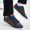 Baskets plates &agrave; lacets bleu marine homme
