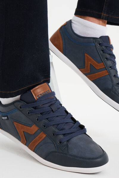 Baskets plates &agrave; lacets bleu marine homme