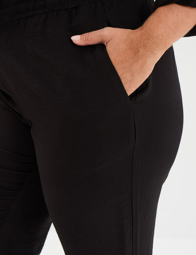 Pantalon carotte fluide élastiqué noir femme grande taille