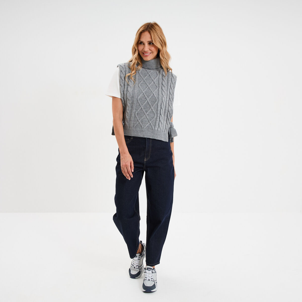 Pull poncho col roul&eacute; sans manches gris femme