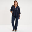 Blouse brod&eacute;e manches 3/4 col tunisien bleu fonc&eacute; femme grande taille