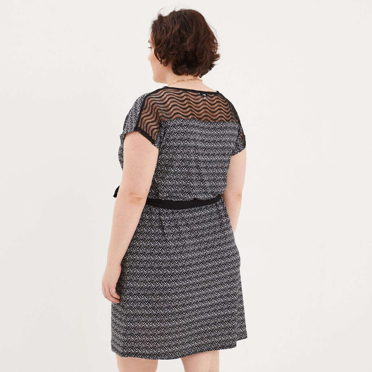 Robe droite ceinturée ecru femme grande taille