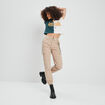 Pantalon cargo avec chaîne sable femme