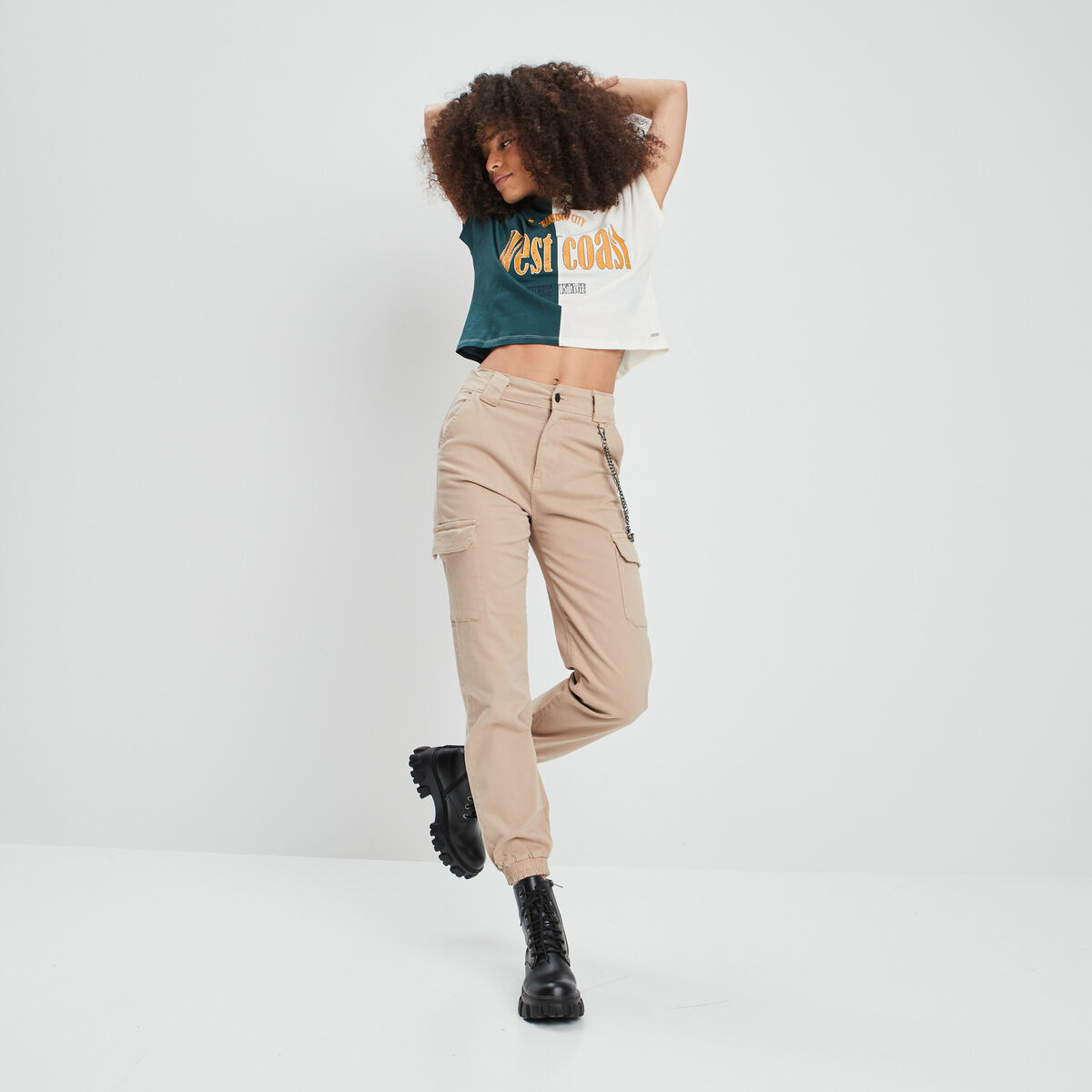 Pantalon cargo avec chaîne sable femme