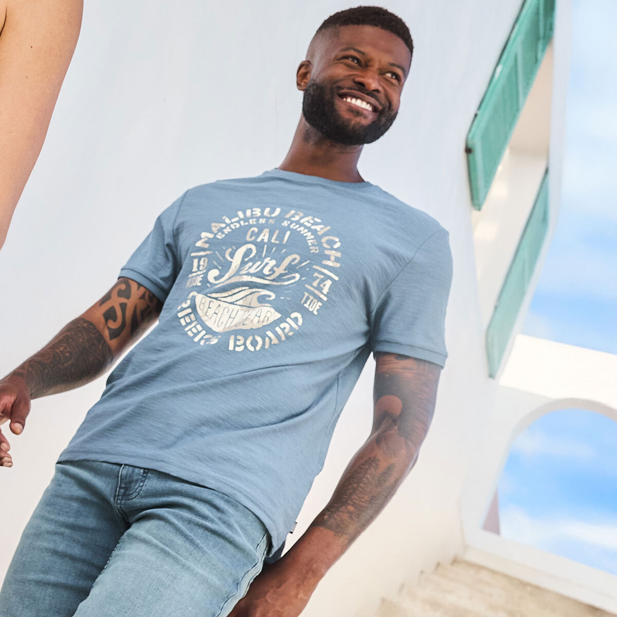 T-shirt droit manches courtes coton bleu fonc&eacute; homme