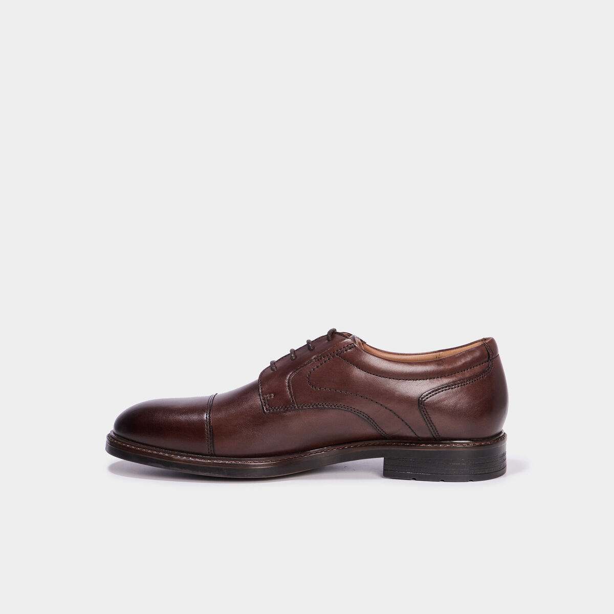 Derbies en cuir &agrave; bout rond marron homme