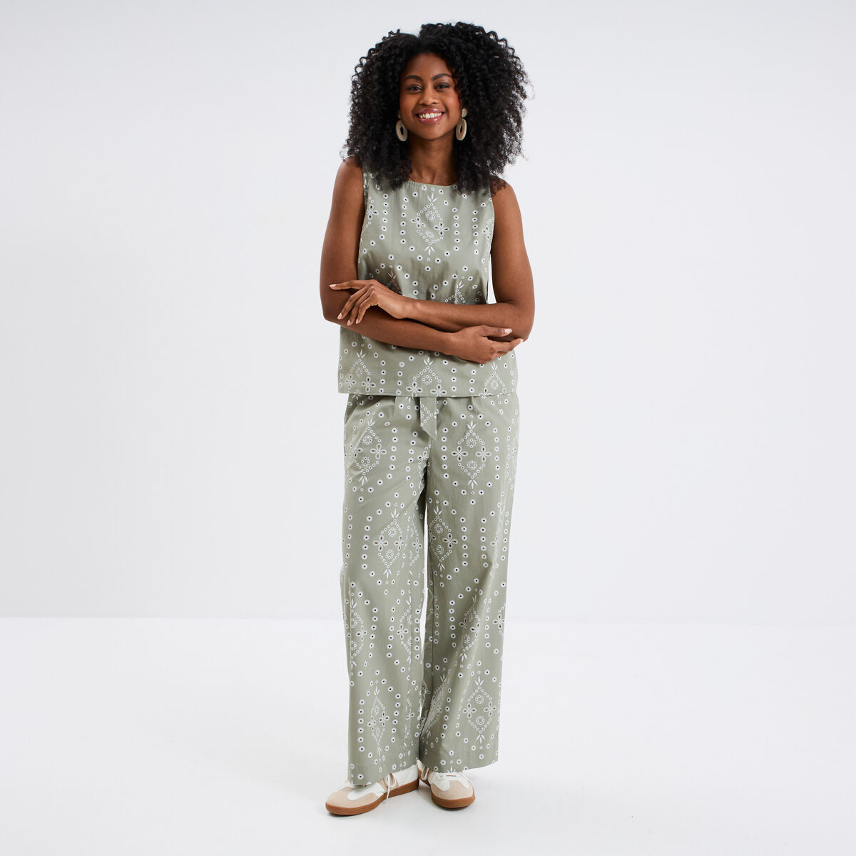 Pantalon regular broderie anglaise vert clair femme