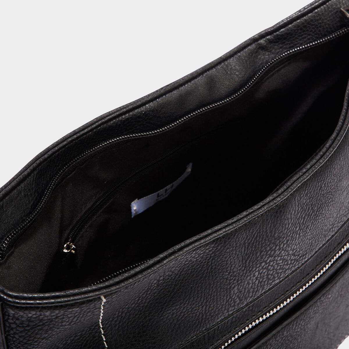Sac en bandouli&egrave;re avec pampille noir femme