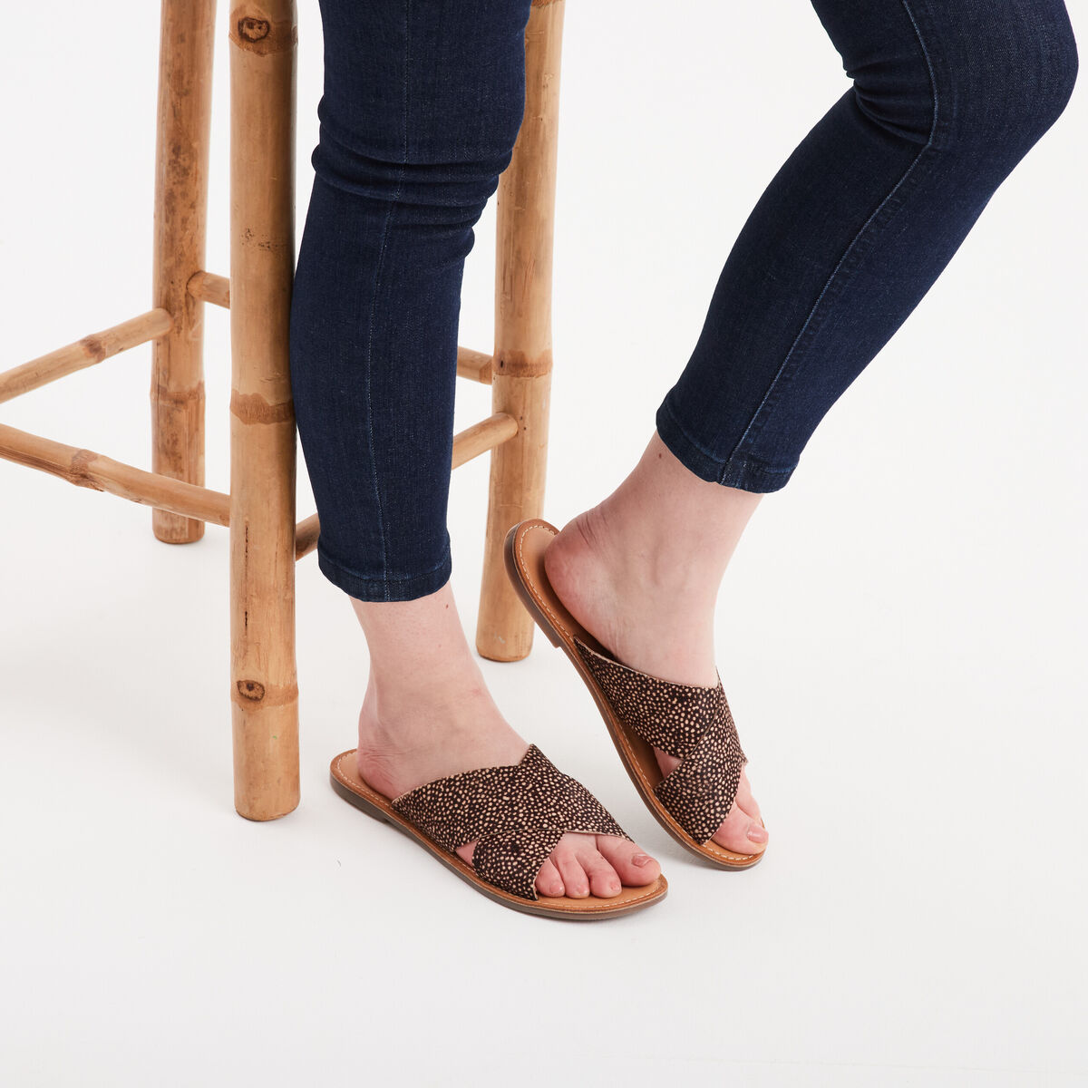 Mules brides croisées en cuir Kickers noir femme